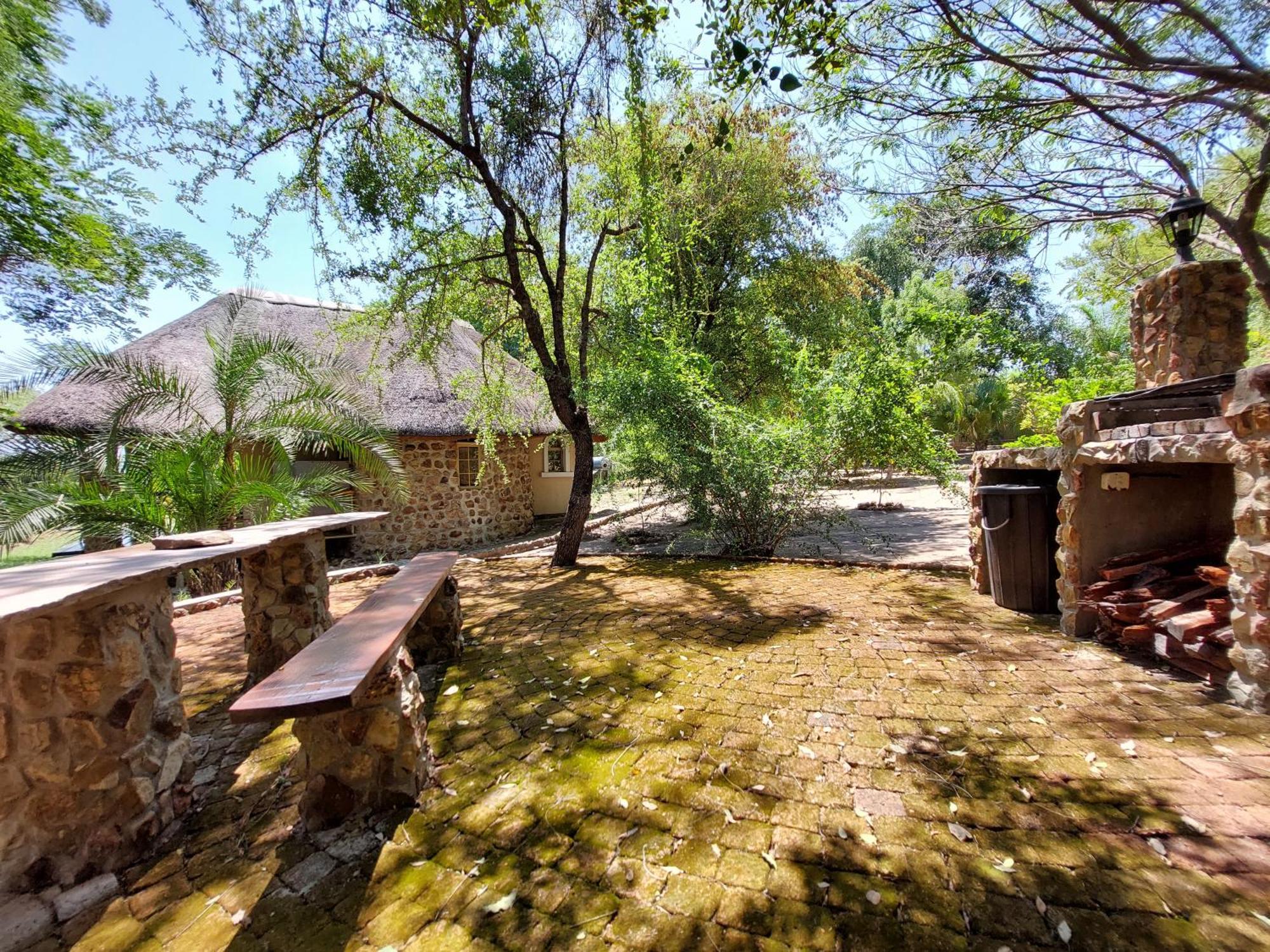 Mobola Lodge Mamono Exterior photo